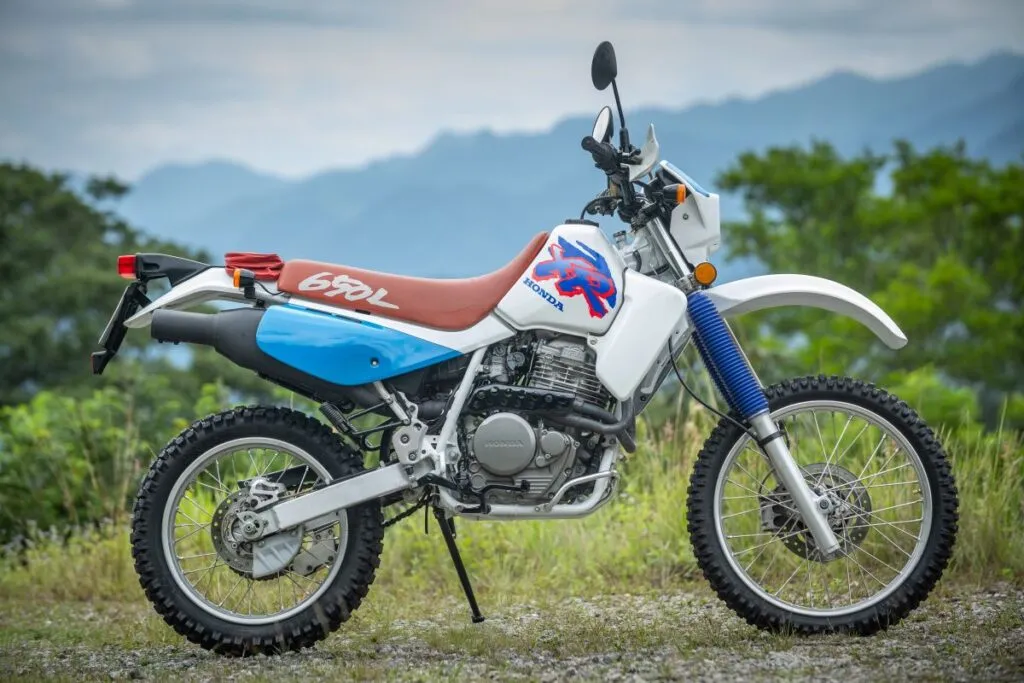 imagem lateral honda xr 650