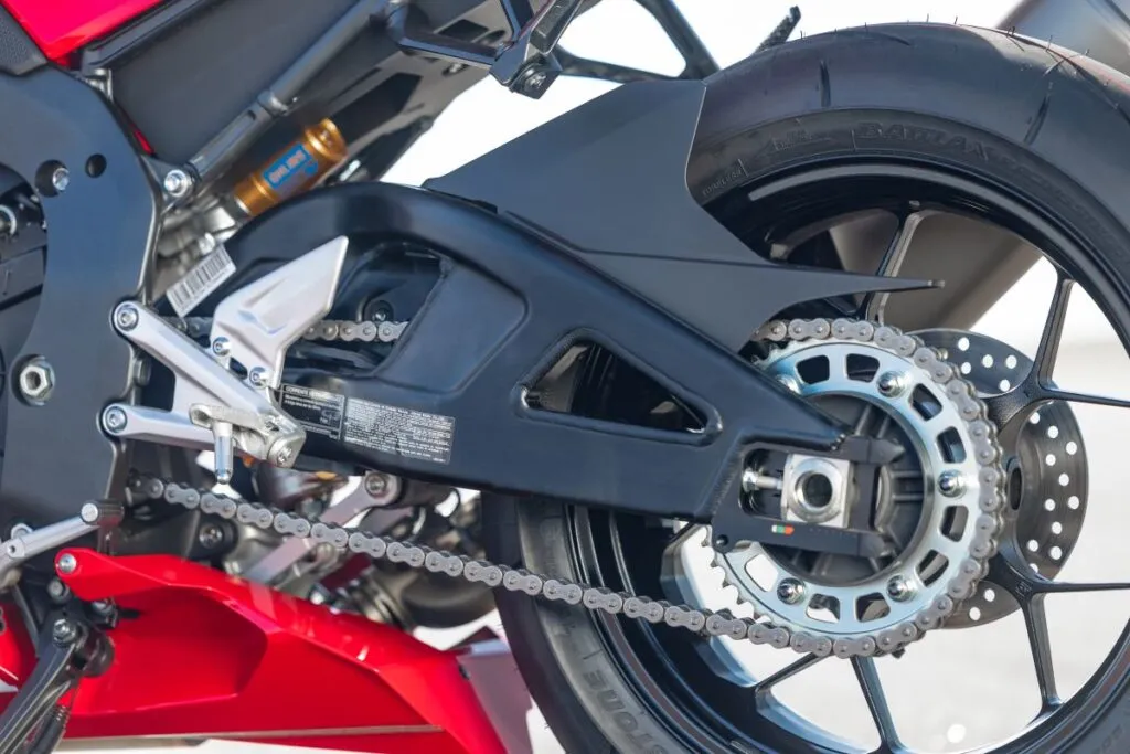 imagem da roda traseira da Honda CBR1000RR-R Fireblade SP