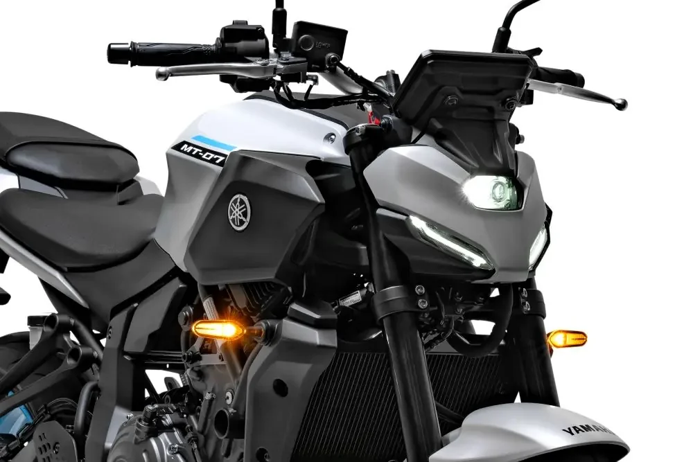 imagem frontal da yamaha mt-07 2026