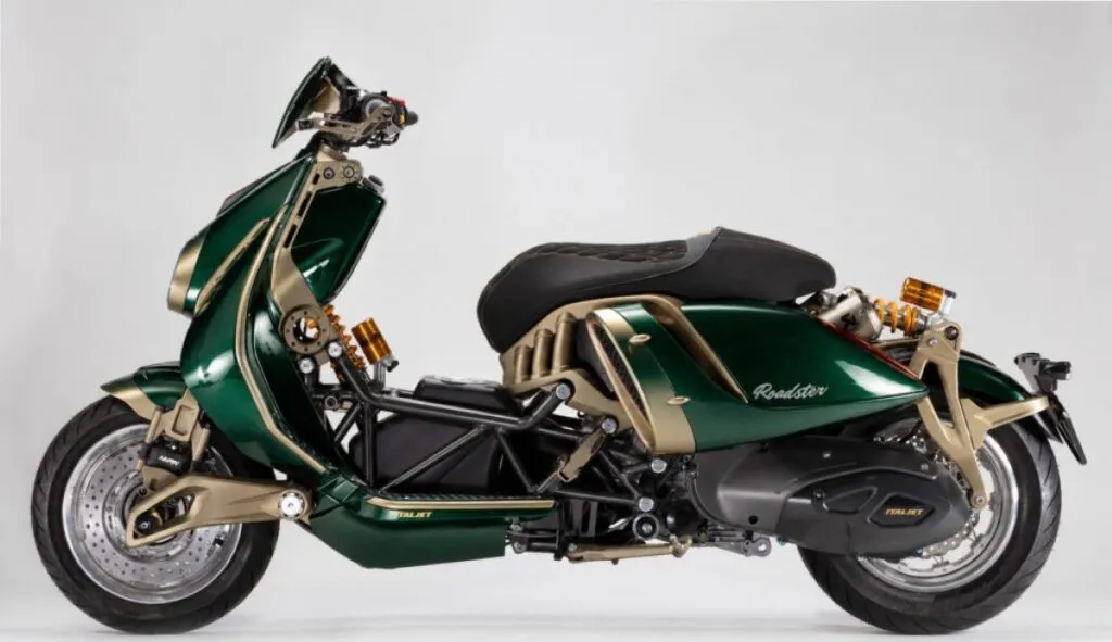imagem lateral Italjet: Roadster 400 Founders Edition