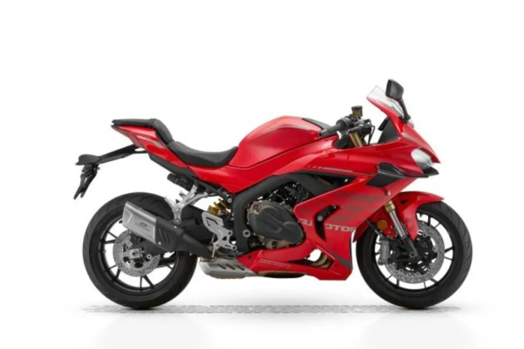 imagem superesportiva SRK 800RR